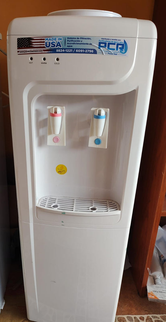 Dispensador de agua  con  sistema de purificacion